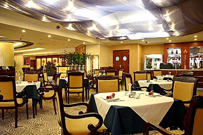 RIVER VIEW HOTEL - 8