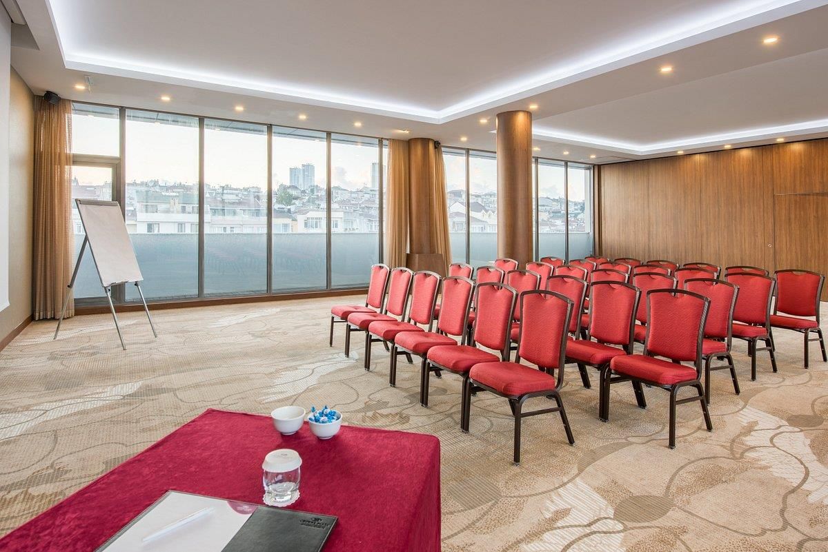 Crowne Plaza Harbiye - 35