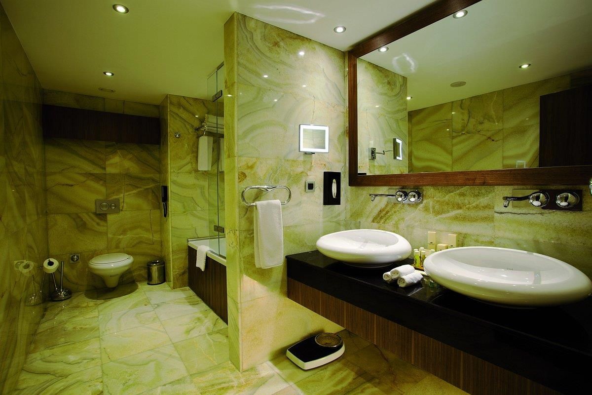 Crowne Plaza Harbiye - 38