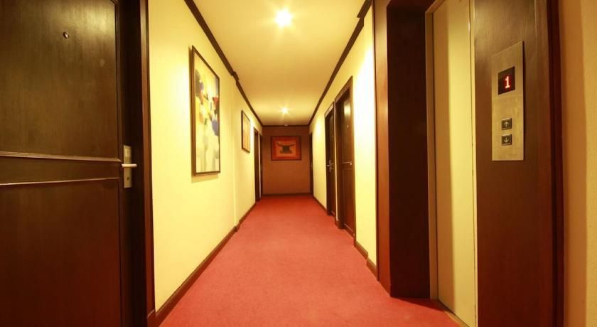 HEMINGWAYS HOTEL - 15