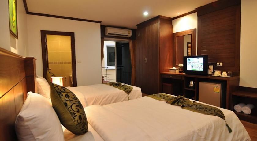 HEMINGWAYS HOTEL - 16