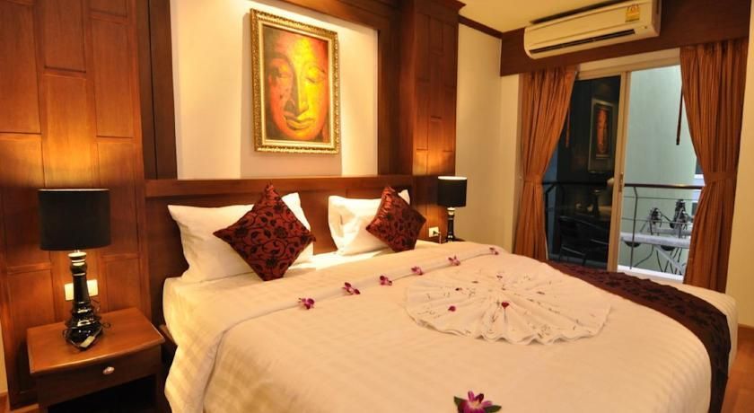 HEMINGWAYS HOTEL - 18