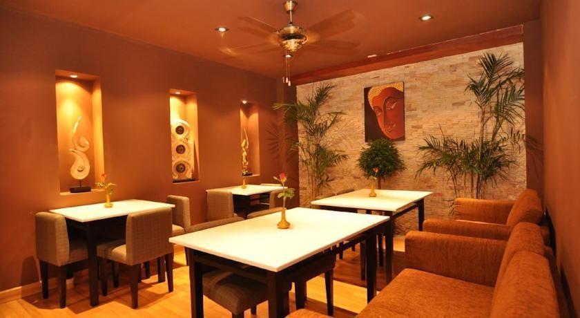 HEMINGWAYS HOTEL - 20