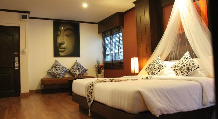 HEMINGWAYS HOTEL - 4