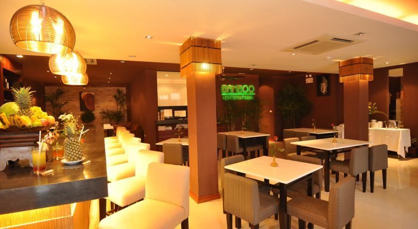 HEMINGWAYS HOTEL - 8