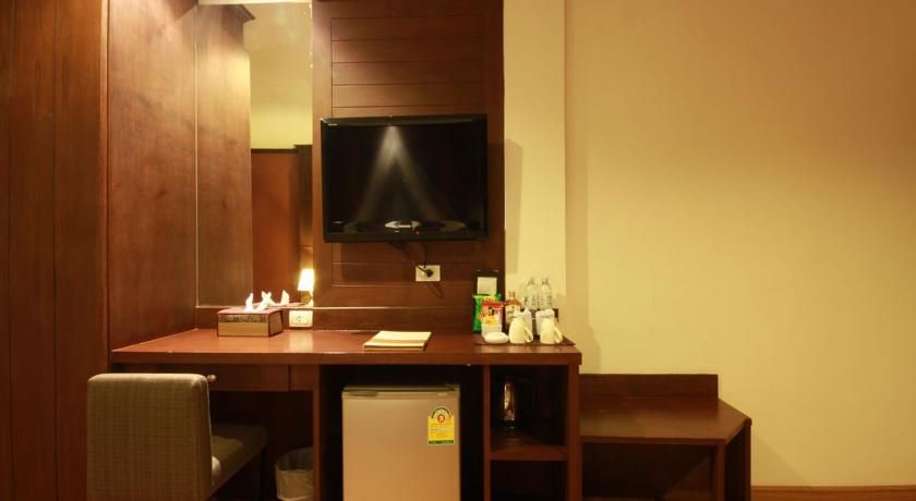 HEMINGWAYS HOTEL - 10