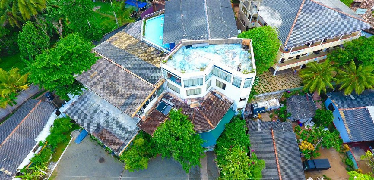 LAVENDISH BEACH (ex. COMARAN BEACH HOTEL) - 1