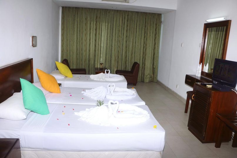 LAVENDISH BEACH (ex. COMARAN BEACH HOTEL) - 6