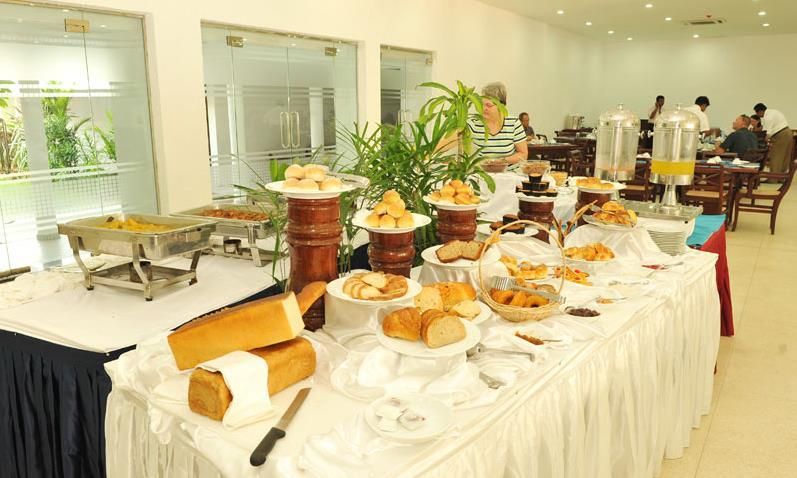 CATAMARAN BEACH HOTEL - 3