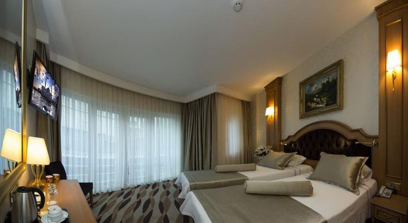 Aprilis Hotel - 3