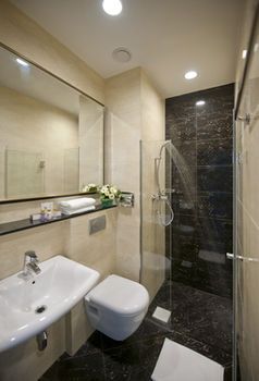 V HOTEL LAVENDER - 2