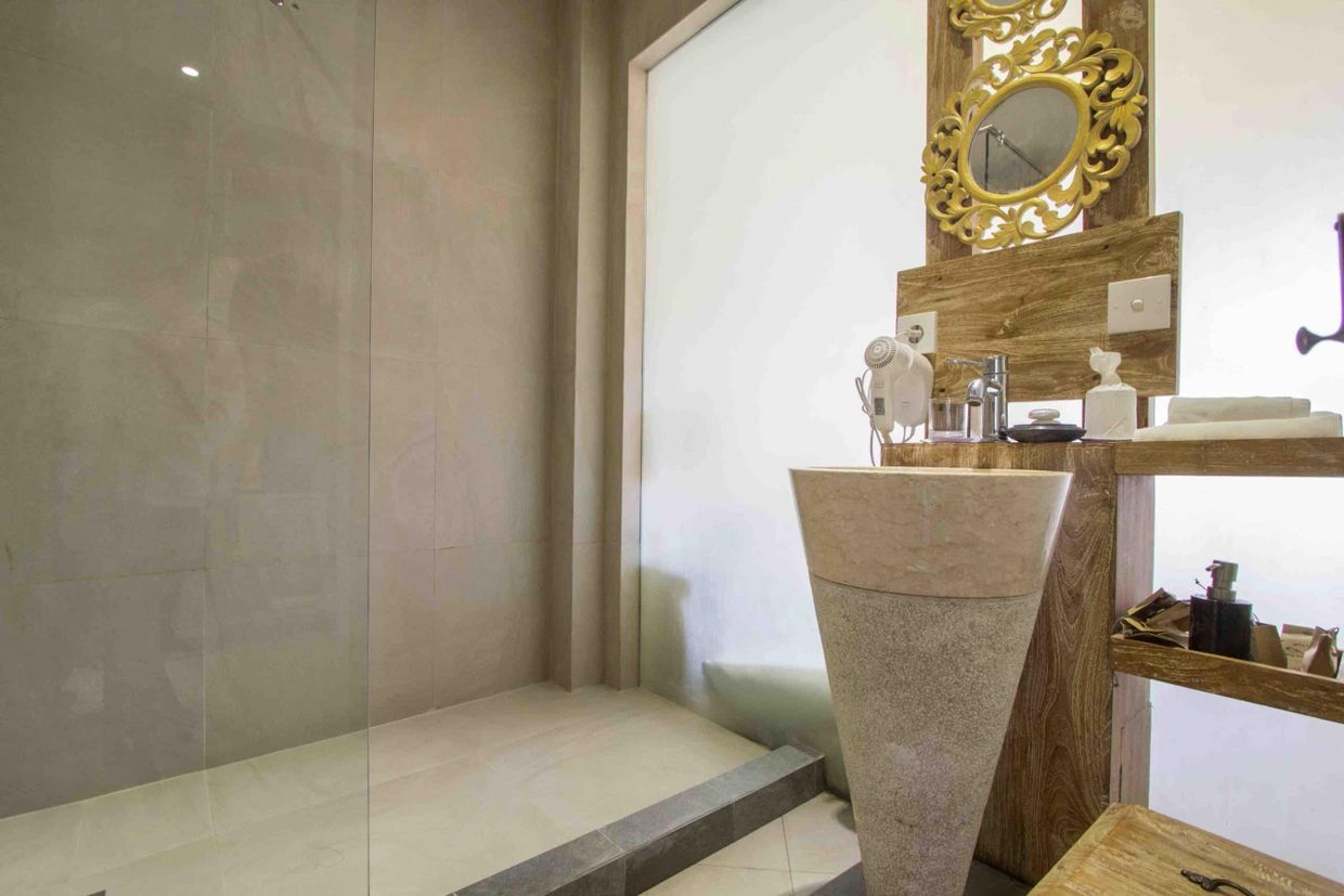 KAJANE YANGLONI - 20