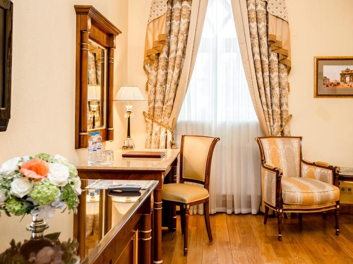 ПЕТРОВСКИЙ ПУТЕВОЙ ДВОРЕЦ, отель - 10