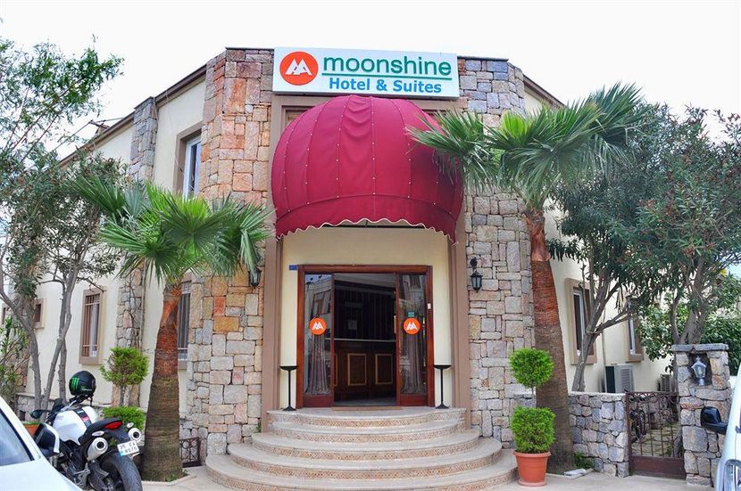 Moon Shine Hotel Suites - 2