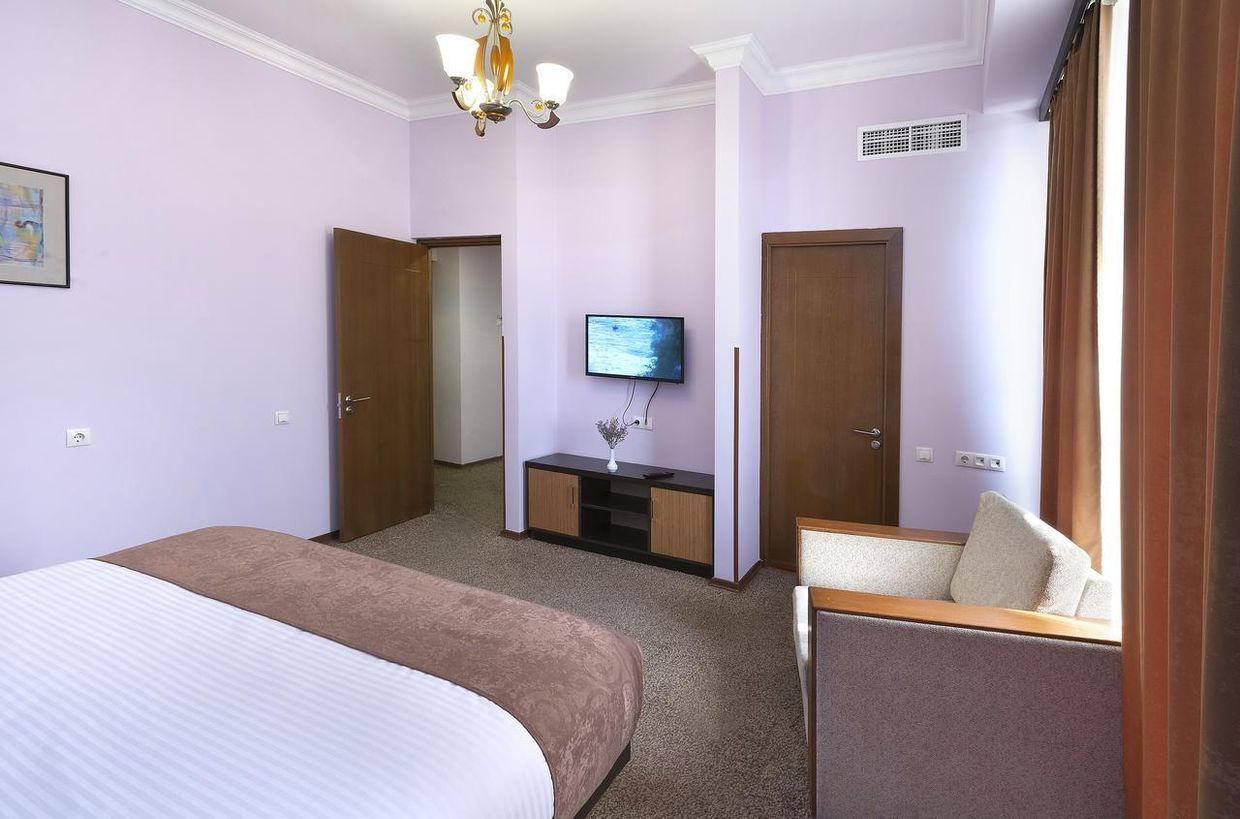 ANI CENTRAL INN HOTEL - 12