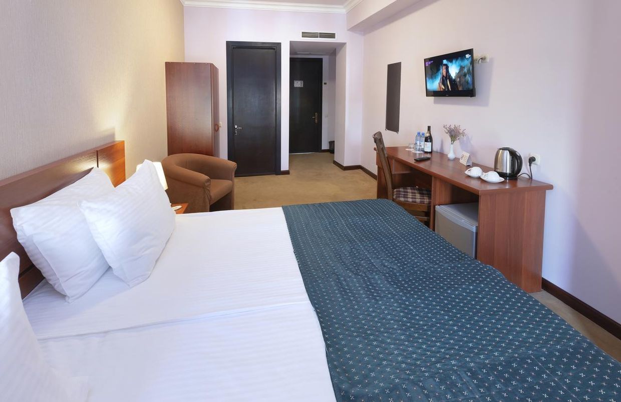 ANI CENTRAL INN HOTEL - 14