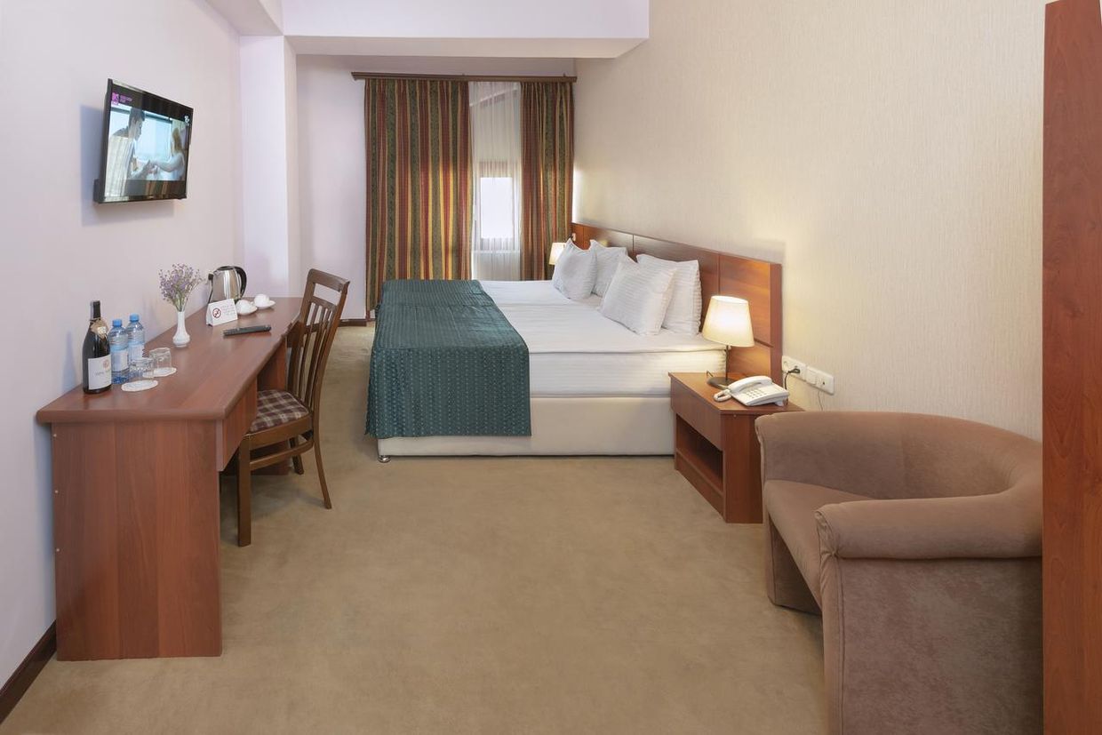 ANI CENTRAL INN HOTEL - 15