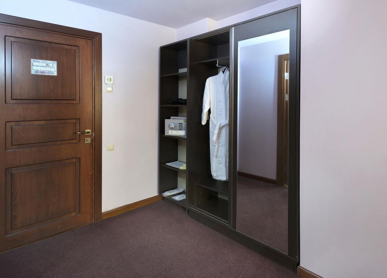 ANI CENTRAL INN HOTEL - 16
