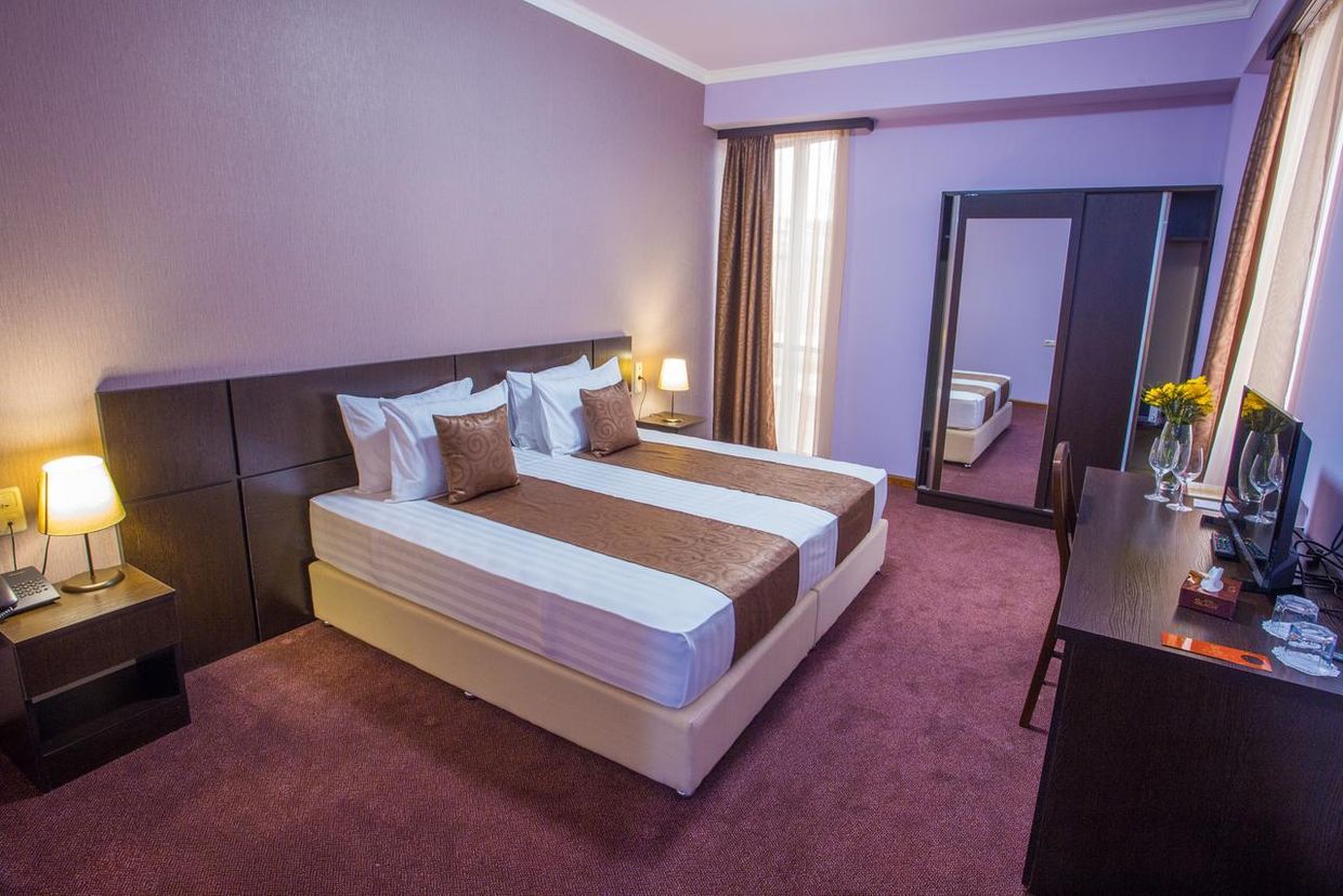 ANI CENTRAL INN HOTEL - 28