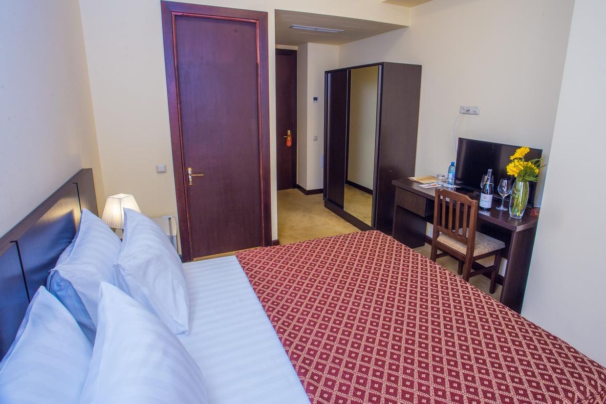 ANI CENTRAL INN HOTEL - 29