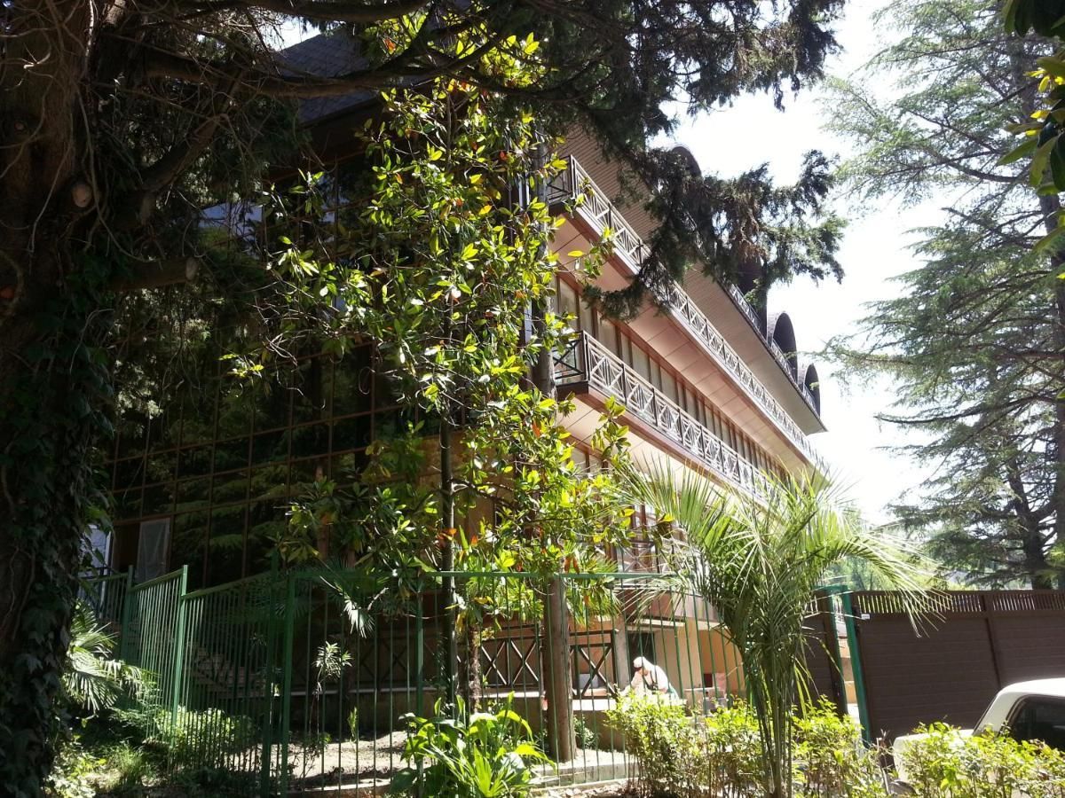 GREEN CLUB, гостевой дом - 1