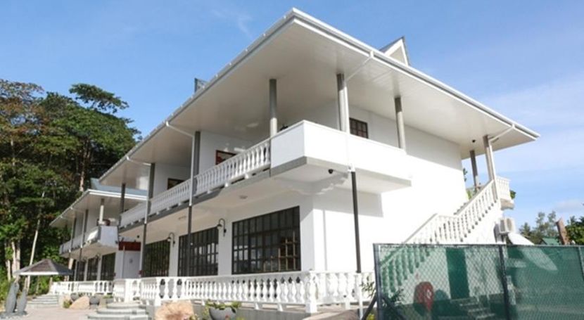LA DIGUE SELF-CATERING - 1