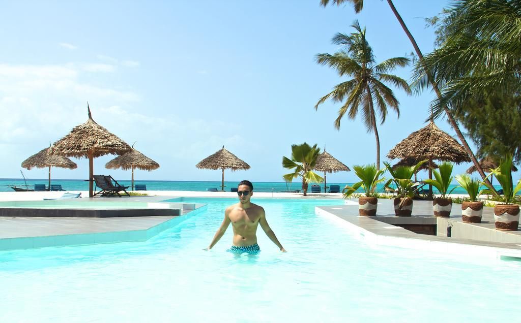SMILES BEACH HOTEL - 11