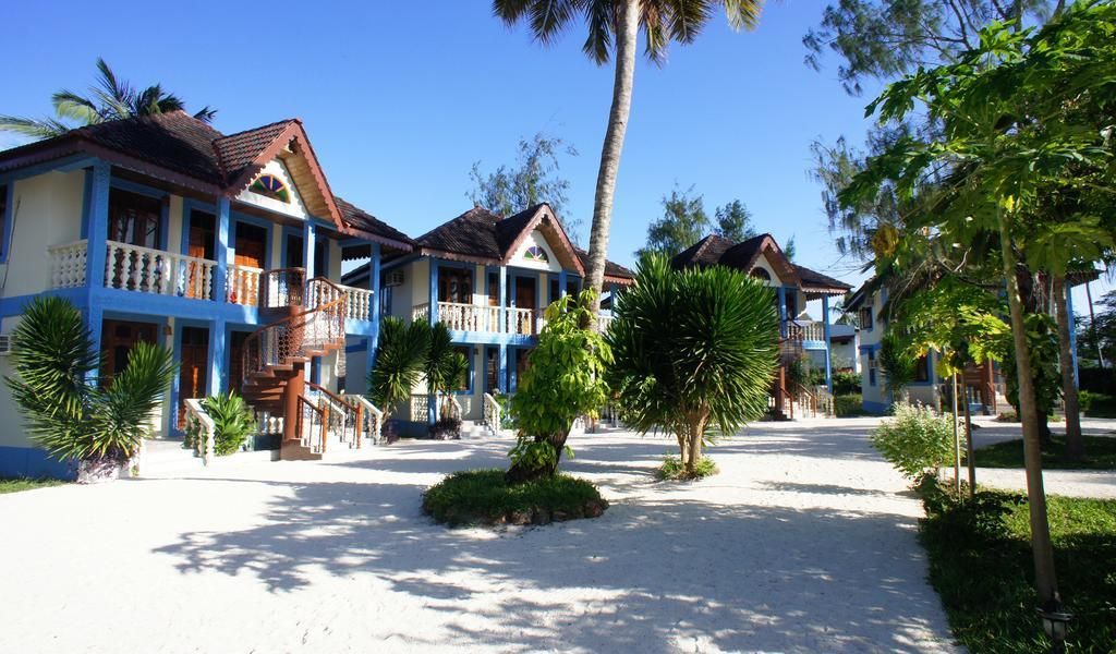 SMILES BEACH HOTEL - 10