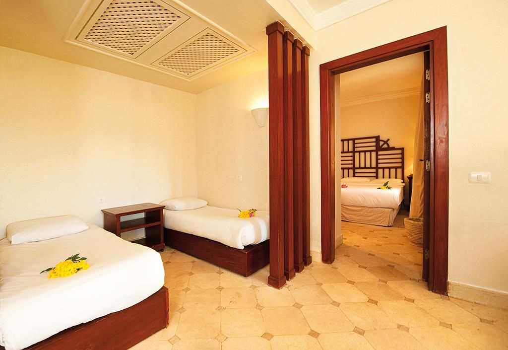 GRAND WATERWORLD FAMILY STAR MAKADI - 8