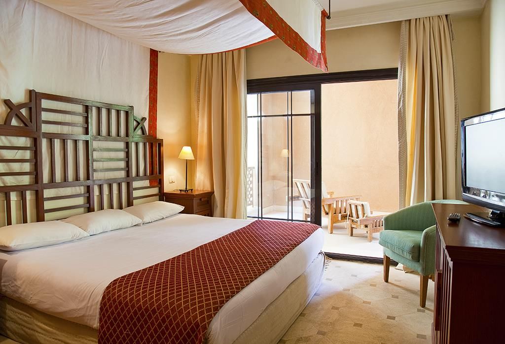 GRAND WATERWORLD FAMILY STAR MAKADI - 9