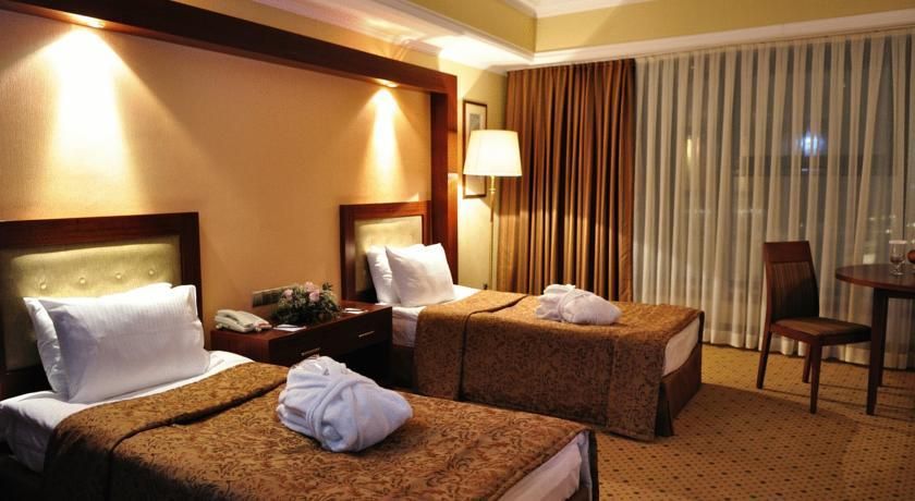 DIPLOMAT HOTEL & BUSINESS CENTRE - 3