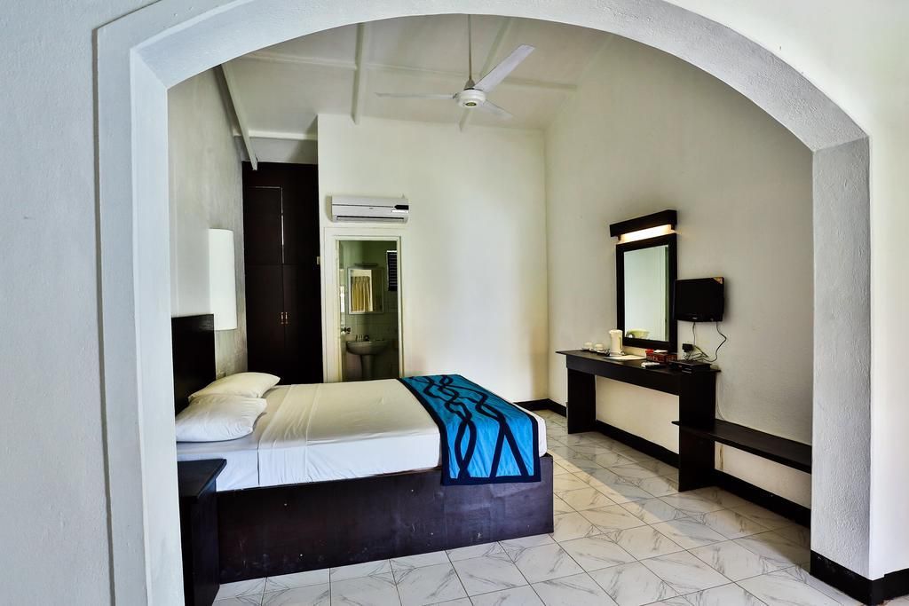 AMAGI BEACH GUESTHOUSE - 8