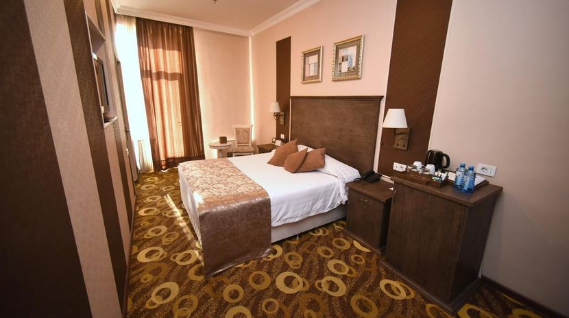 IMPERIAL PALACE HOTEL - 4