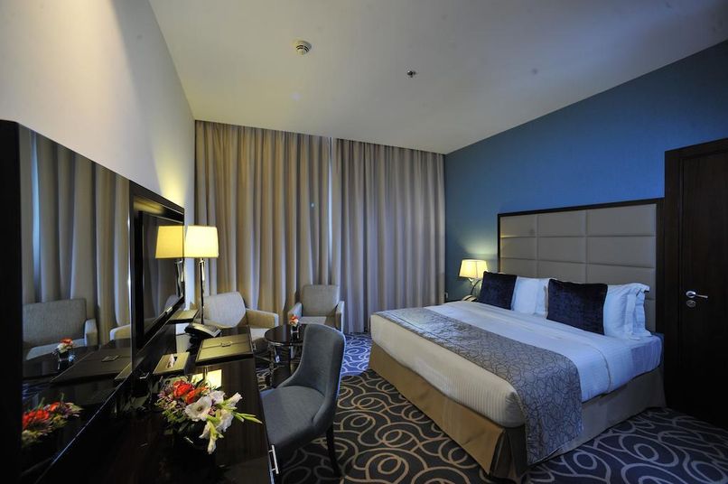 RAMADA ABU DHABI CORNICHE - 2