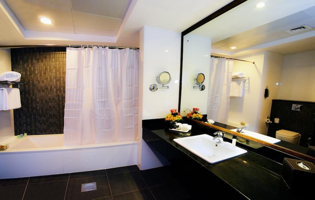 RAMADA ABU DHABI CORNICHE - 5