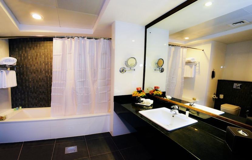 RAMADA ABU DHABI CORNICHE - 5