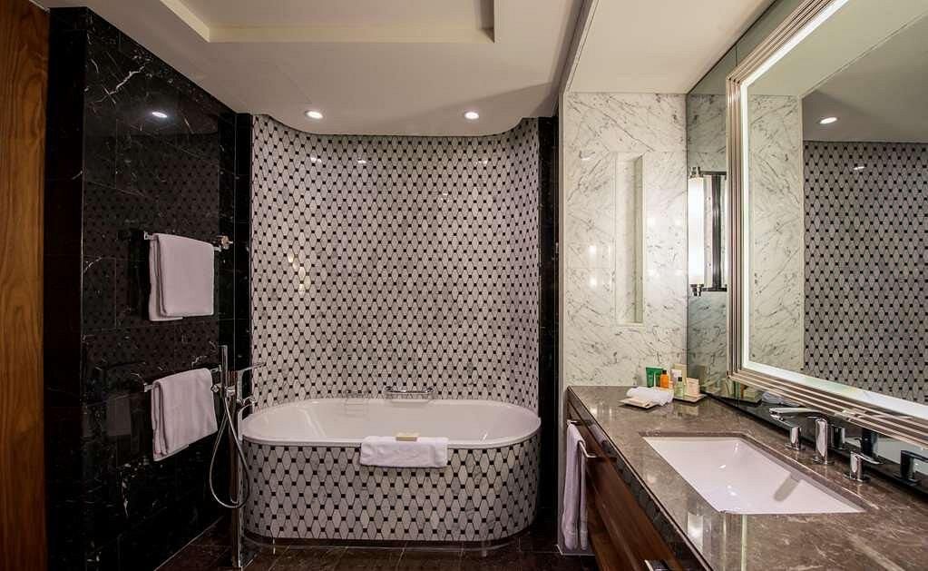 Hilton Istanbul Bomonti Hotel & Conference Center - 31