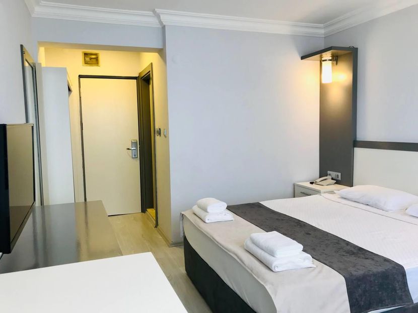 Roxx Royal Hotel - 2