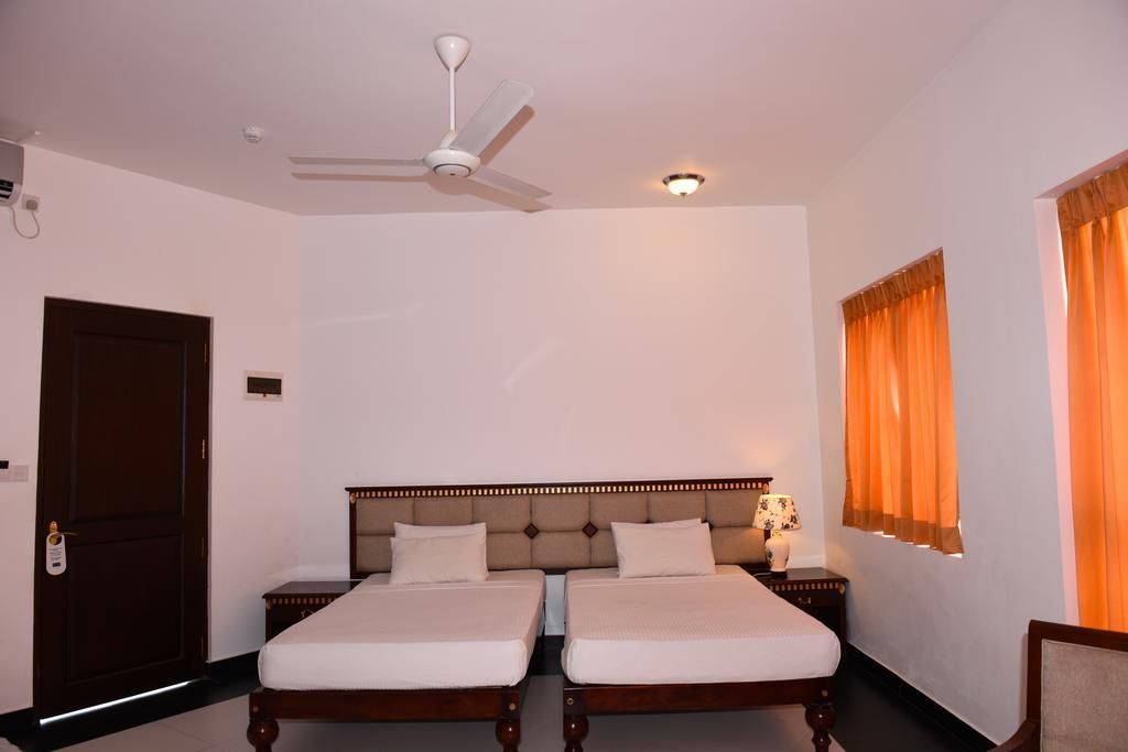 MARINA PASSIKUDAH - 5