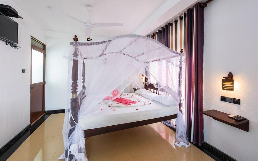 SEA VIEW BEACH IN UNAWATUANA - 3