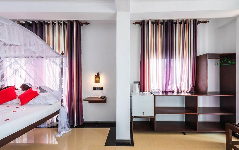 SEA VIEW BEACH IN UNAWATUANA - 4