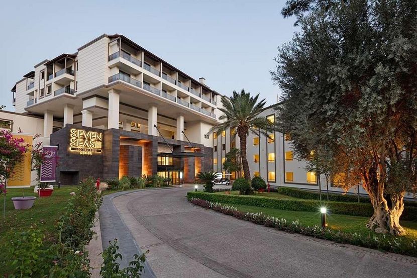 Seven Seas Hotel Life - 1