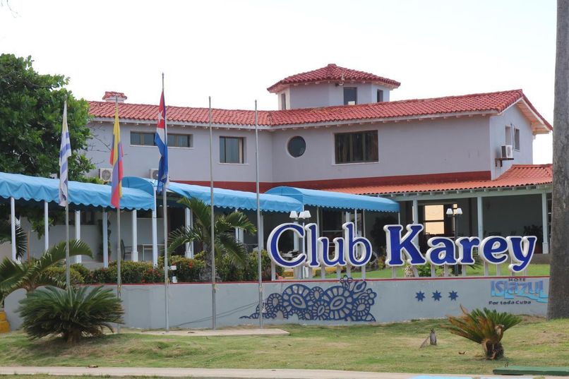 ISLAZUL CLUB KAREY - 1