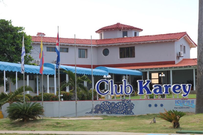 ISLAZUL CLUB KAREY - 1
