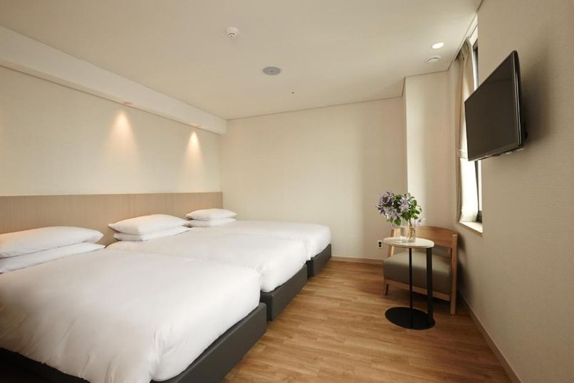 MAYPLACE HOTEL - 3