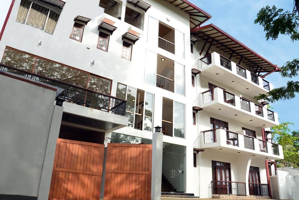 GLORIA GRAND HOTEL - 1