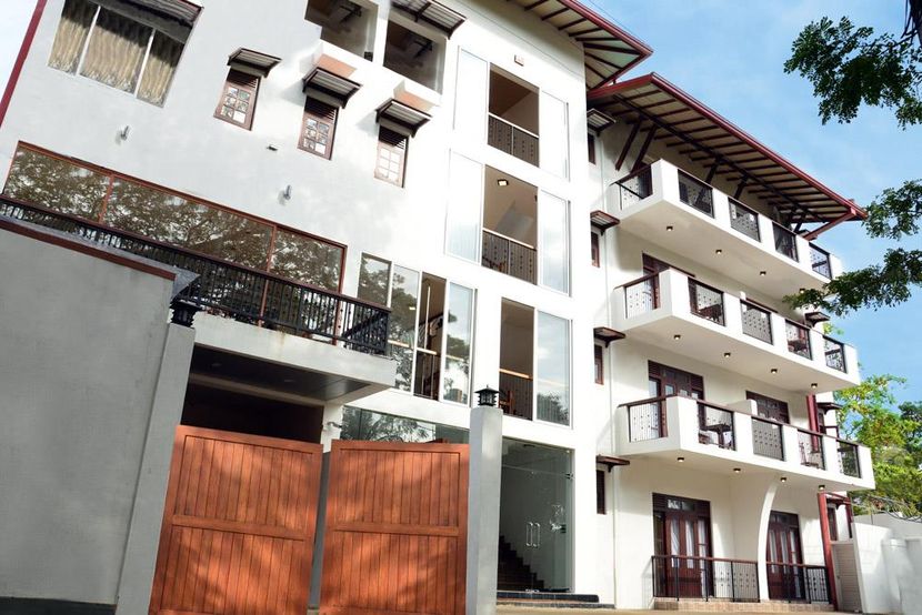 GLORIA GRAND HOTEL - 1