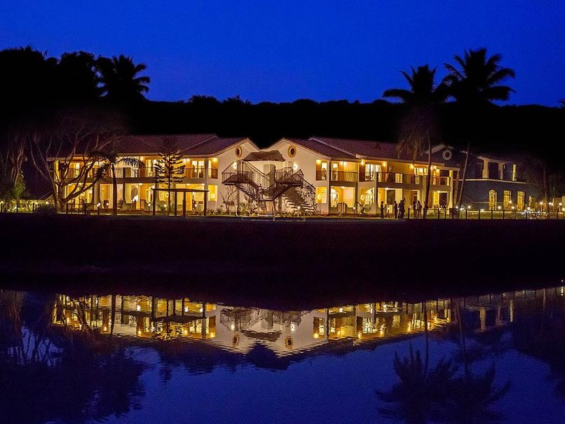 ACRON WATERFRONT RESORT - 1