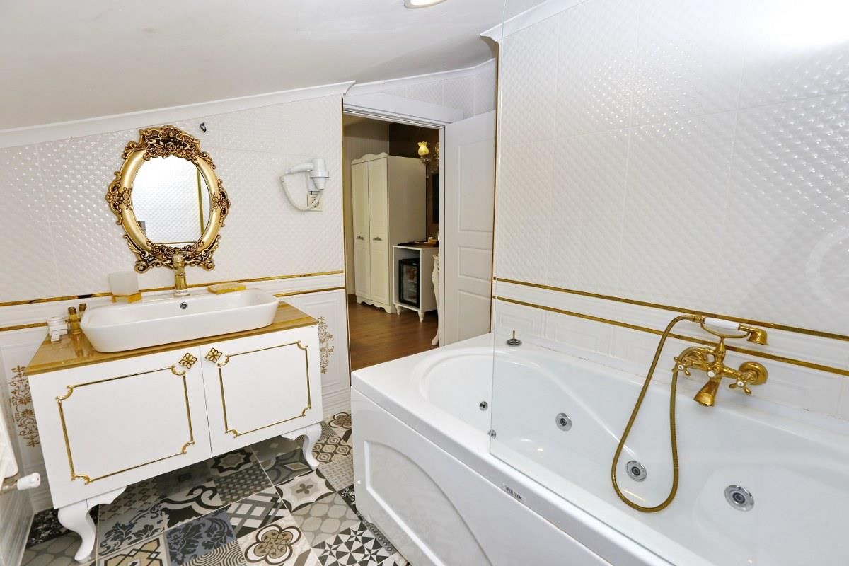 Diamond Royal Hotel - 13