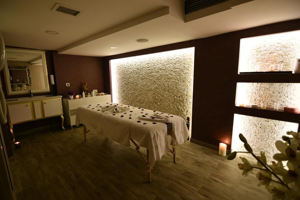 Diamond Royal Hotel - 4